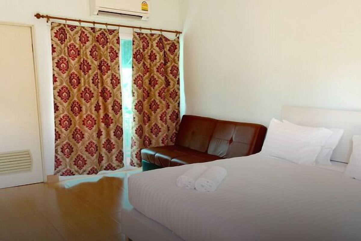 Ropa de cama de alta calidad y minibar con artículos gratuitos