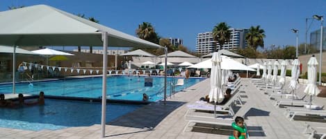 Seasonal outdoor pool