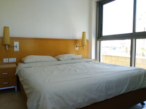 Apartamento empresarial, 3 quartos, acesso à piscina, no jardim | Cortinas blackout, ferros/tábuas de passar roupa, Wi-Fi de cortesia