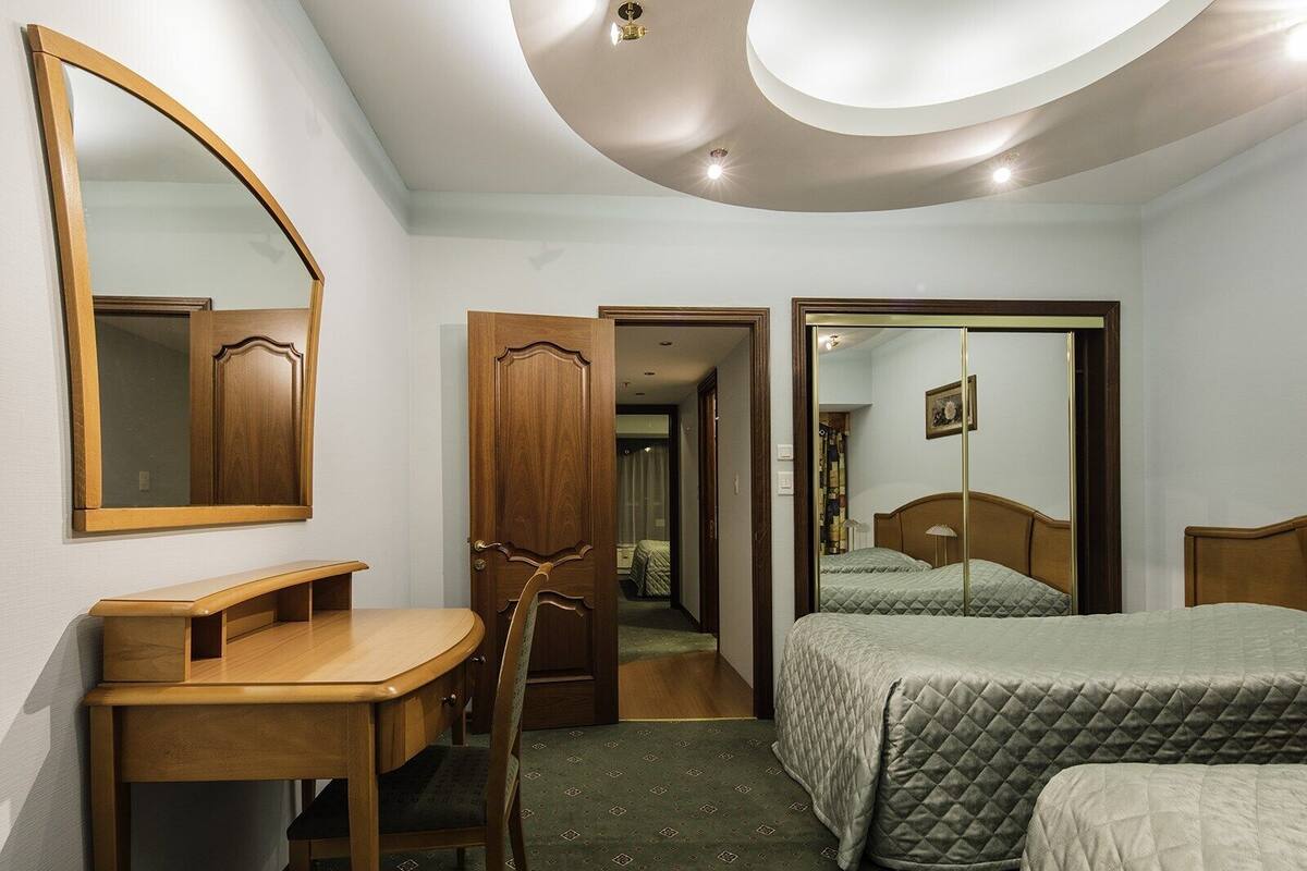 Standard Apartment (Split level - twin)