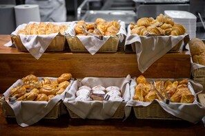 Daily buffet breakfast (RUB 1800 per person)