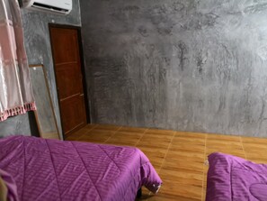 Family Room | Rollaway beds, free WiFi - Baan Raiplaysoi Homestay (Photharam)