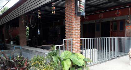 Baan Raiplaysoi Homestay