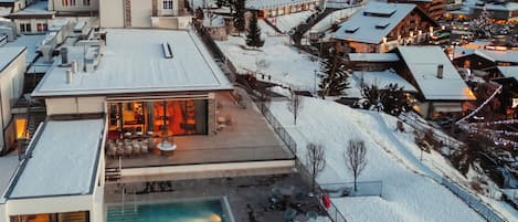 Outdoor pool, open 9 AM to 9:00 PM, sun loungers