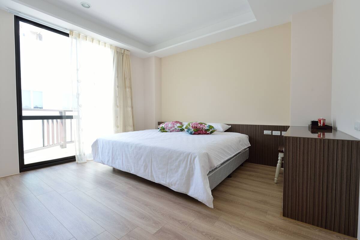 Deluxe Double Room, 1 Bedroom | Premium bedding, down duvets, pillow-top beds, desk
