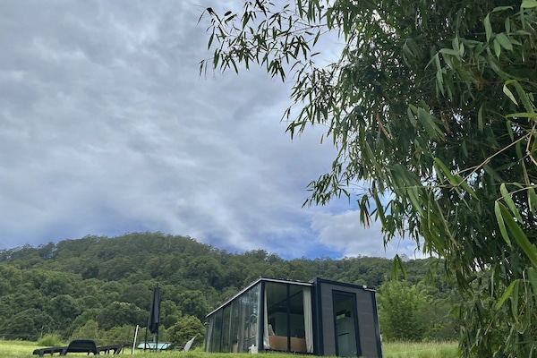 Premier Cabin | In-room safe, individually decorated, iron/ironing board, bed sheets