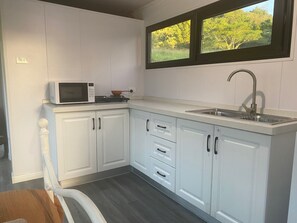 Premier Cabin | Private kitchen | Microwave, coffee/tea maker, electric kettle, toaster - Nimbin Waterfall Retreat (Nimbin)