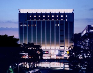 Fasade – kveld/natt