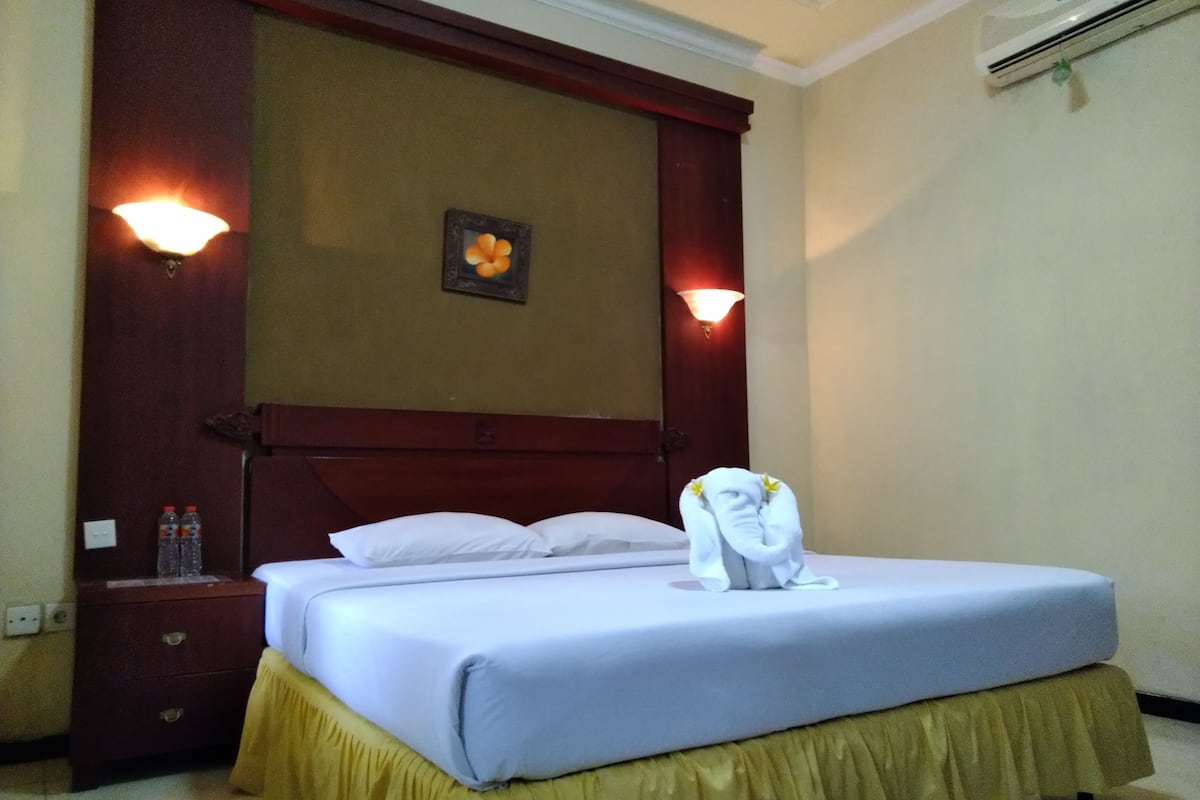 Superior Room | Desk, soundproofing, bed sheets