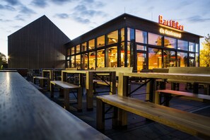 Serveert lunch en diner