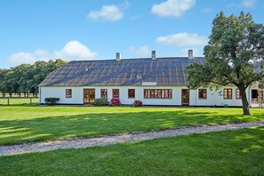 Front of property - Åløkke Apartment (Nyborg)