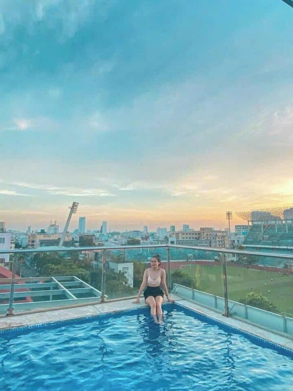 Kolam renang terbuka 