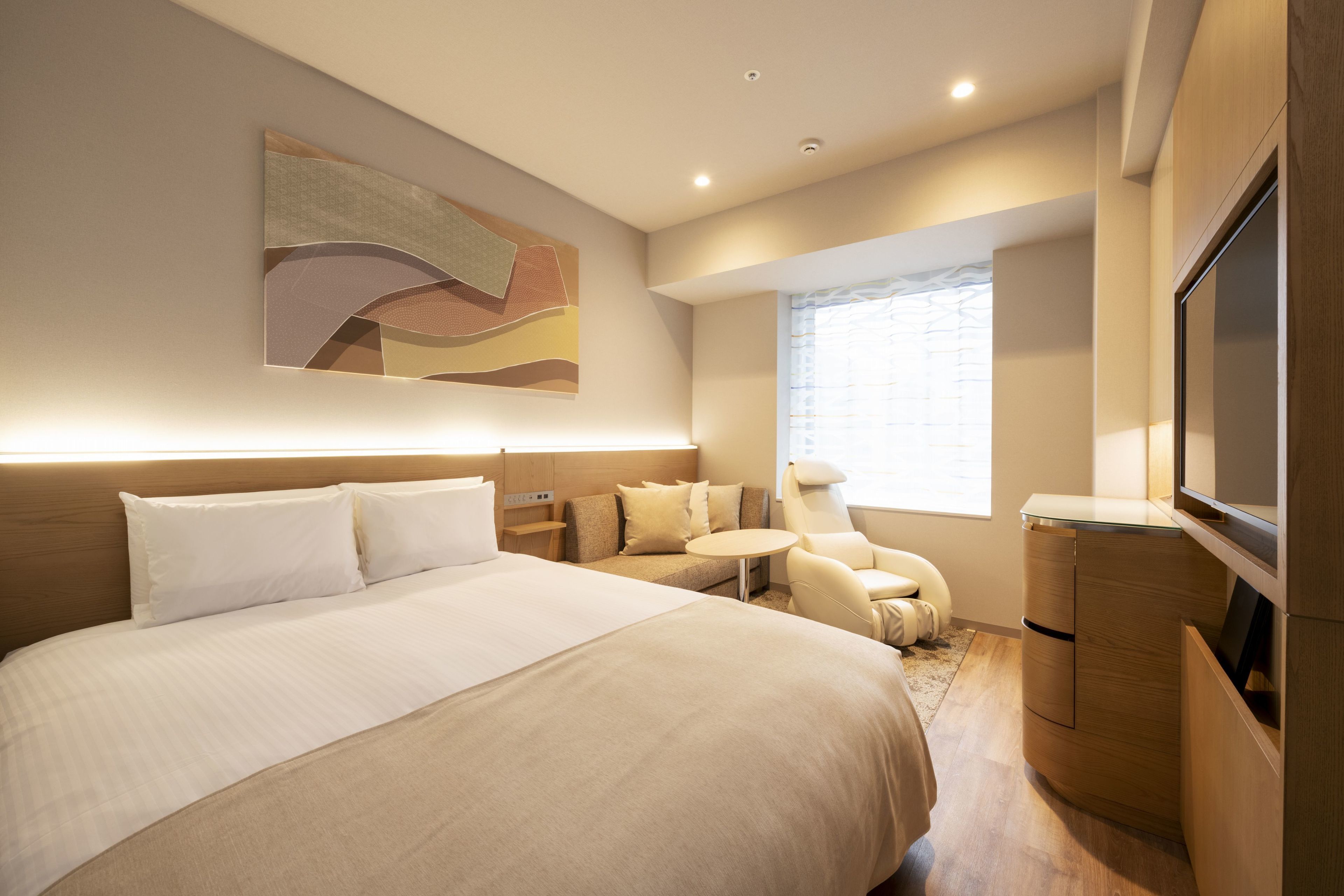 in-room safe, blackout curtains, free wifi, bed sheets