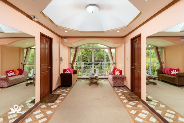 Interior entrance - Casa Venicia Caticlan (Malay)