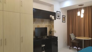 Studio | Room amenity - Twin Oaks Place Units (Mandaluyong)