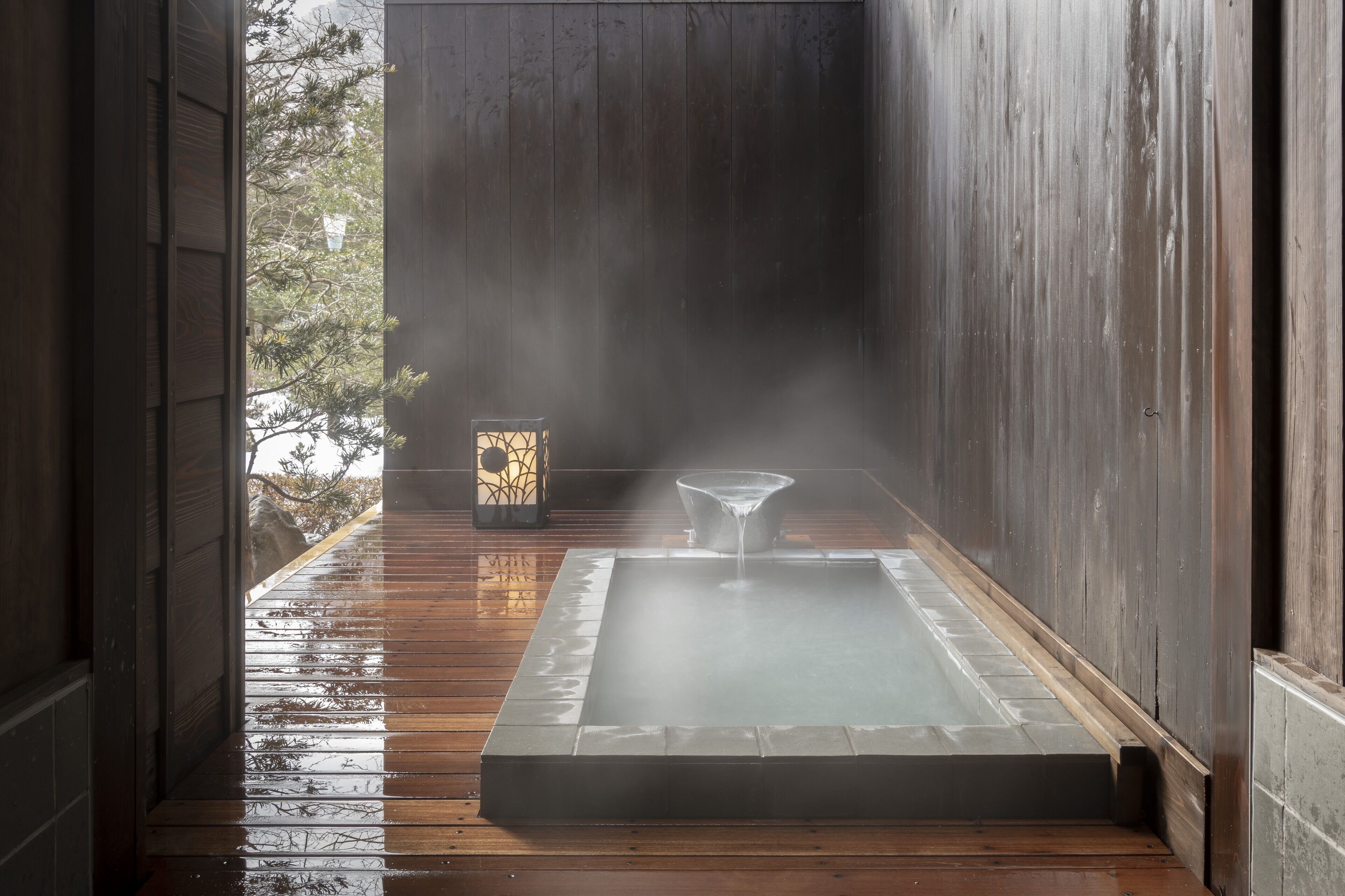 ヘアドライヤー、スリッパ、タオル、石鹸