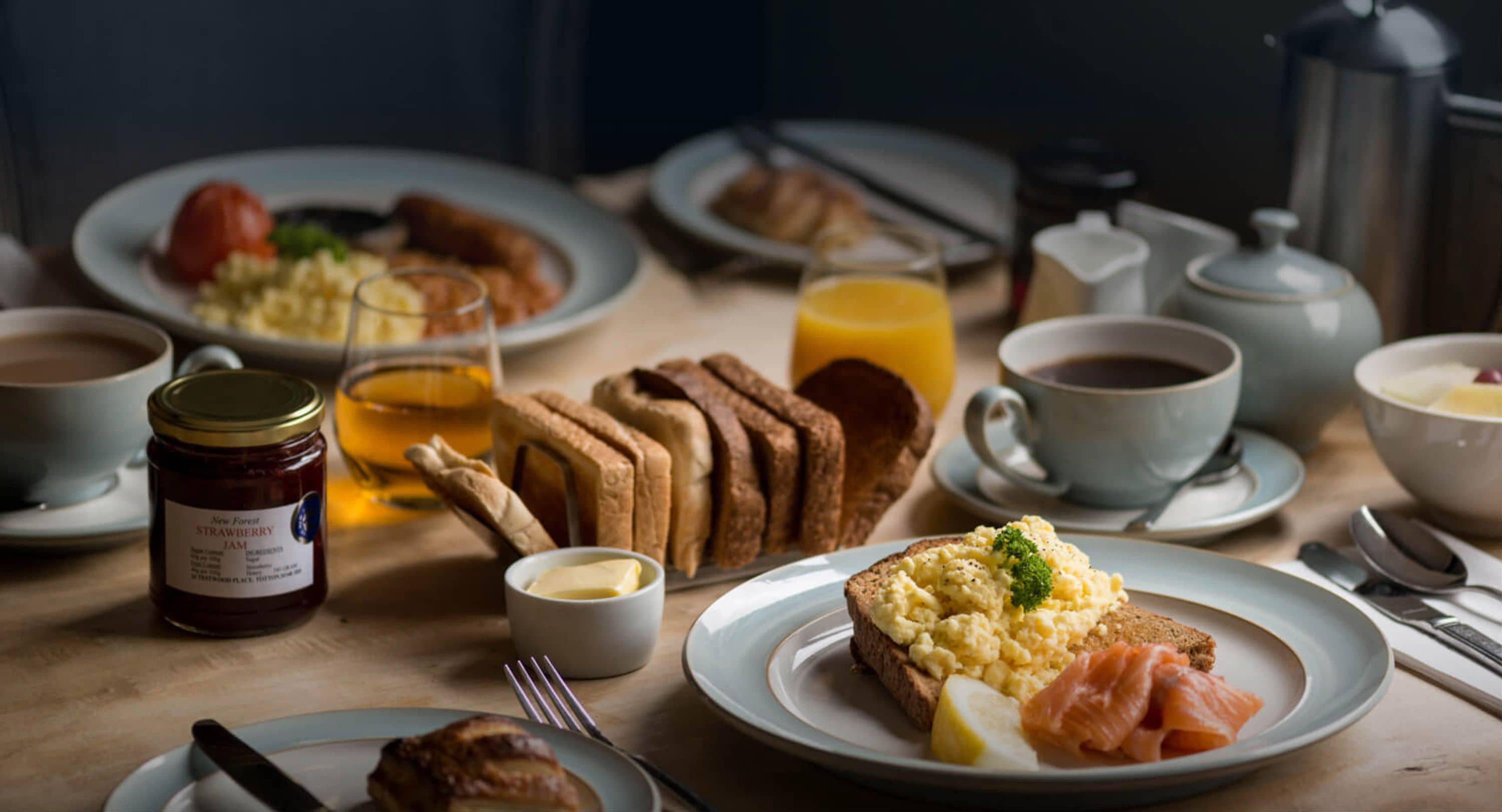 free daily english breakfast