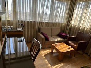 Ropa de cama de alta calidad, colchones con pillow-top y wifi gratis