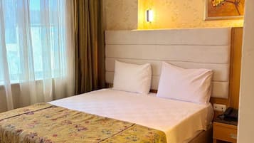 Literie de qualité supérieure, surmatelas, Wi-Fi gratuit, draps fournis