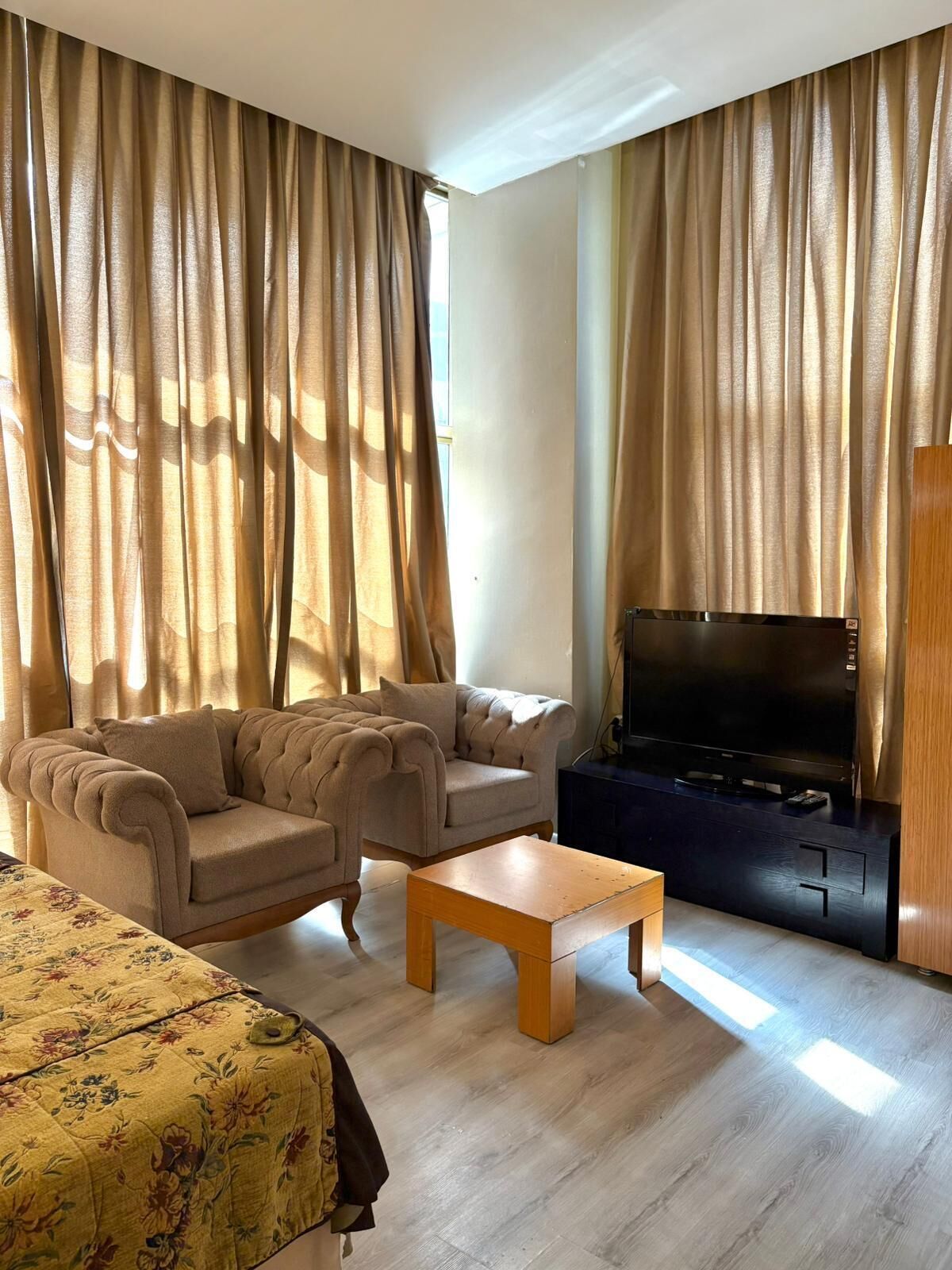 Sengetøy av topp kvalitet, senger med overmadrass og wi-fi (inkludert)