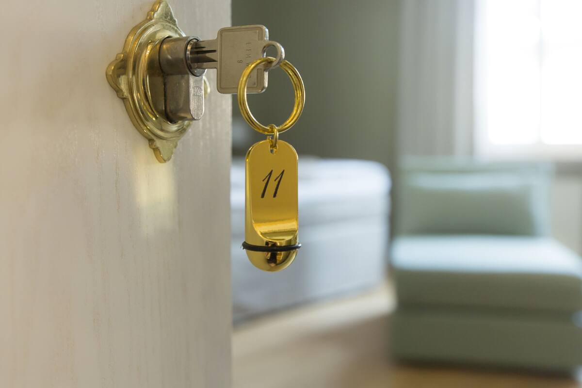 superior single room | egyptian cotton sheets, premium bedding, desk, iron/ironing board