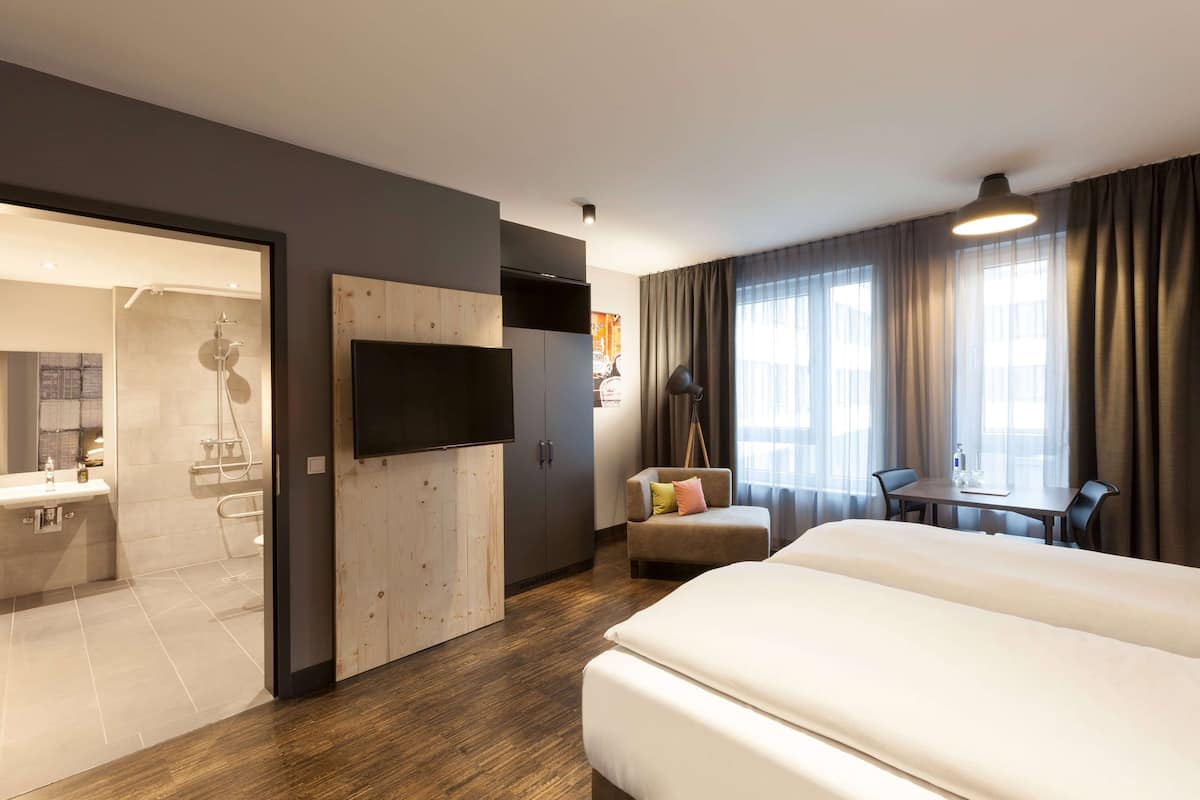 hypo-allergenic bedding, in-room safe, desk, blackout curtains