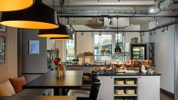 Daily buffet breakfast (EUR 18.50 per person)