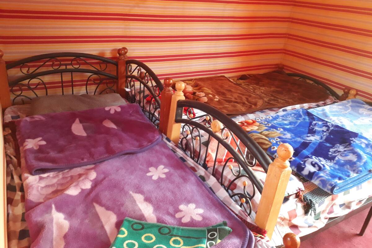 Tente Standard, 3 lits une place, non-fumeurs, vue montagne