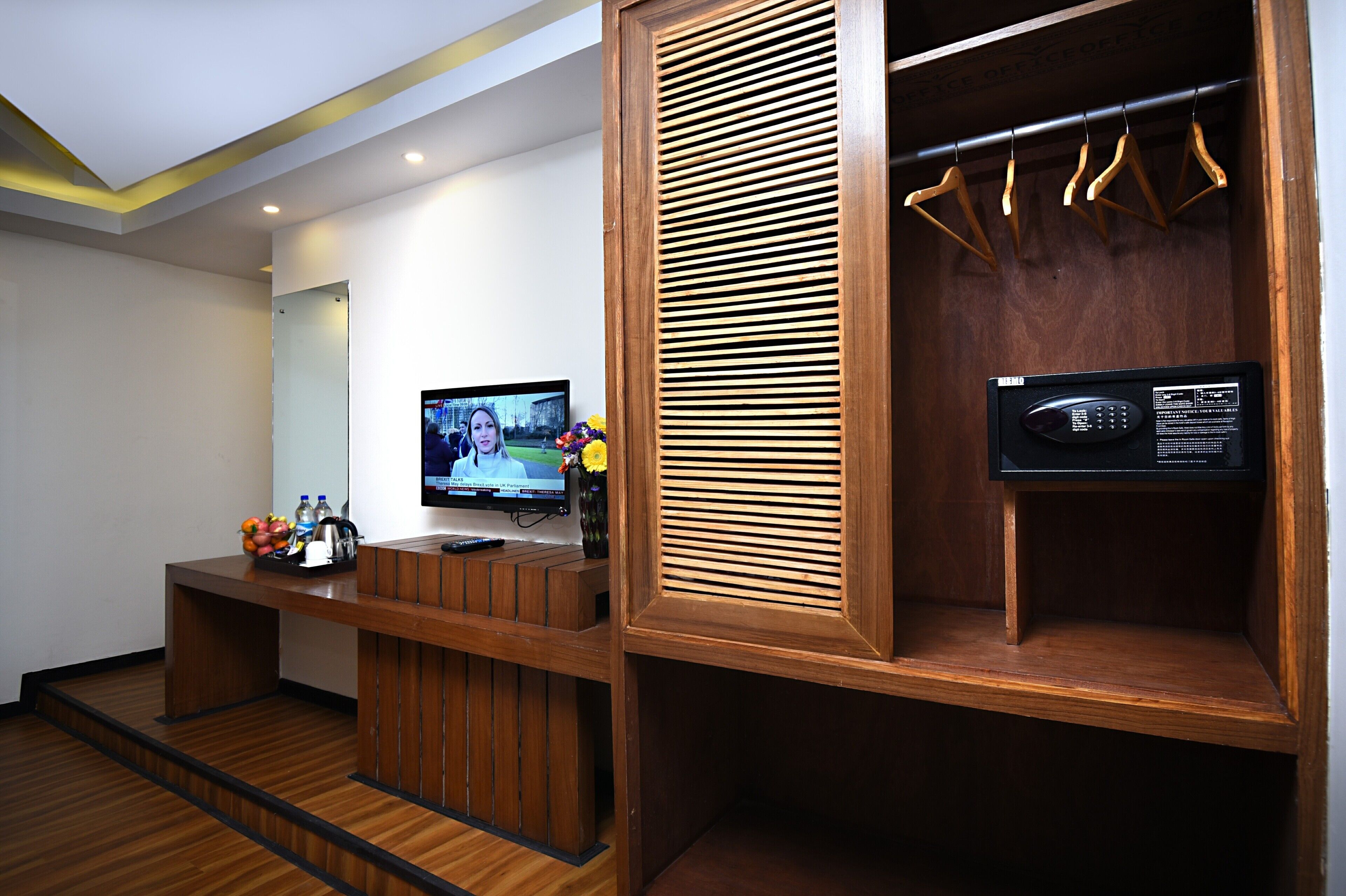 executive suite (complimentary airport pick-up) | 1 bedroom, premium bedding, soundproofing, iron/ironing board