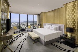 Phòng Suite Presidential | Minibar, két bảo mật tại phòng, bàn, màn/rèm cản sáng 