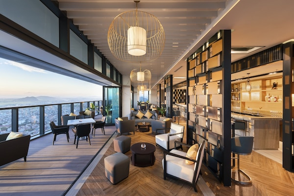 3 bars/lounges, poolside bar