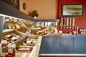 Nach Wunsch zubereitetes Frühstück unter der Woche gegen Gebühr