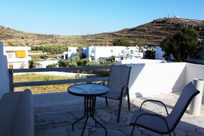 Quadruple Room | Balcony - Syros Holidays (Syros)