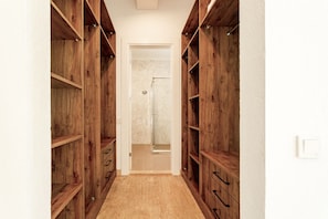 Deluxe-Villa | Schrank
