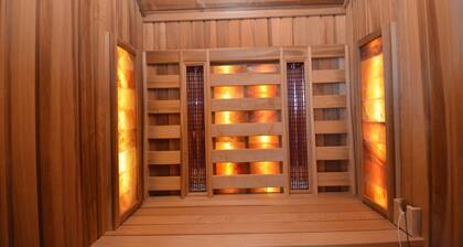 Arpad Bridge Apartments