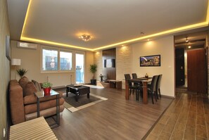 Elite Apartment, Non Smoking, Terrace | Living room | Smart TV - Arpad Bridge Apartments (Budapest)