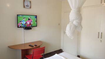 Caja de seguridad en la habitación, escritorio y wifi gratis