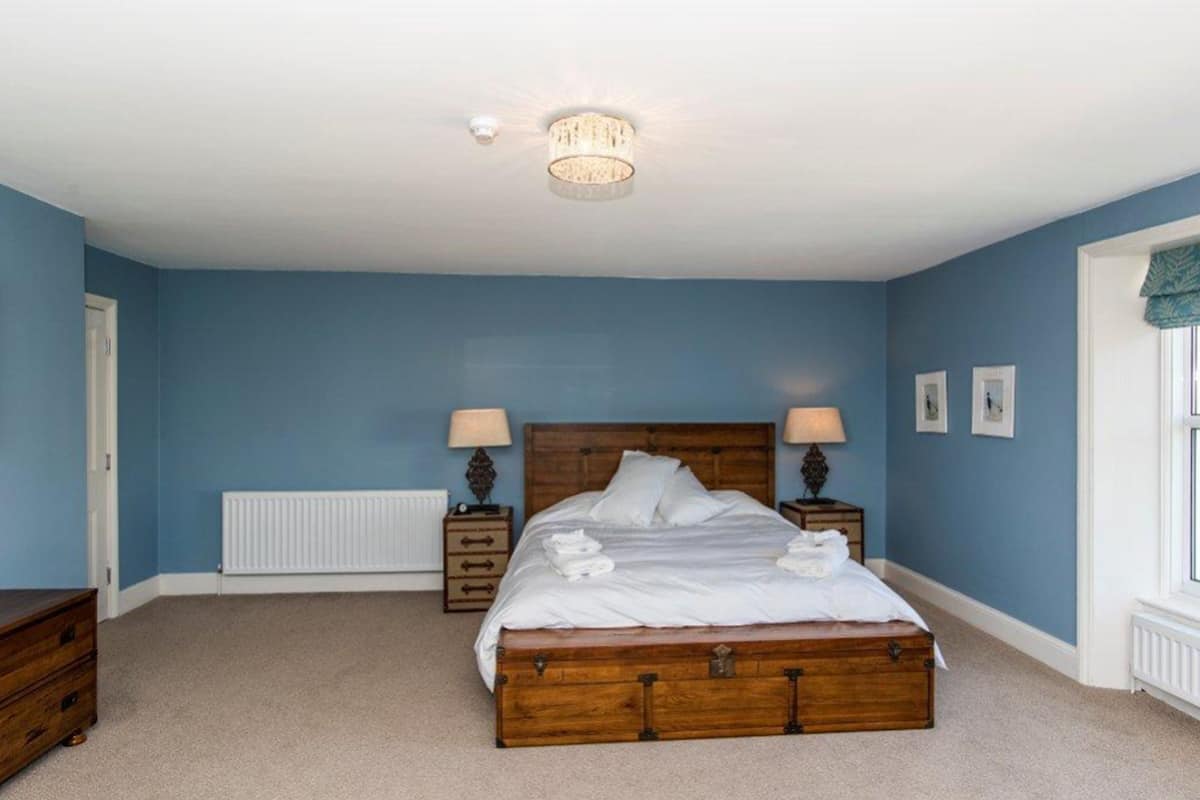 Suite, Sea View | 1 bedroom, iron/ironing board, free WiFi, bed sheets