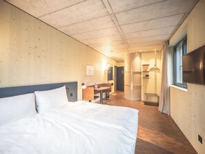 Habitació doble | Roba de llit d'alta qualitat, escriptori i habitacions insonoritzades 