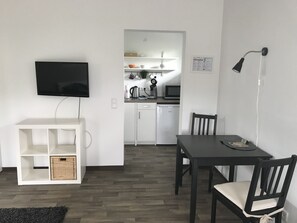 Bureau, rideaux occultants, chambres insonorisées