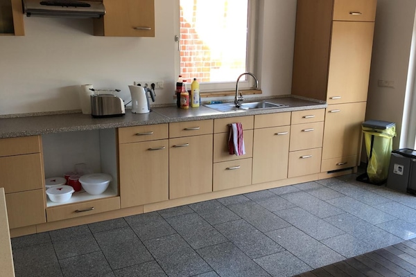 Refrigerador, microondas, cafetera y tetera y tostadora