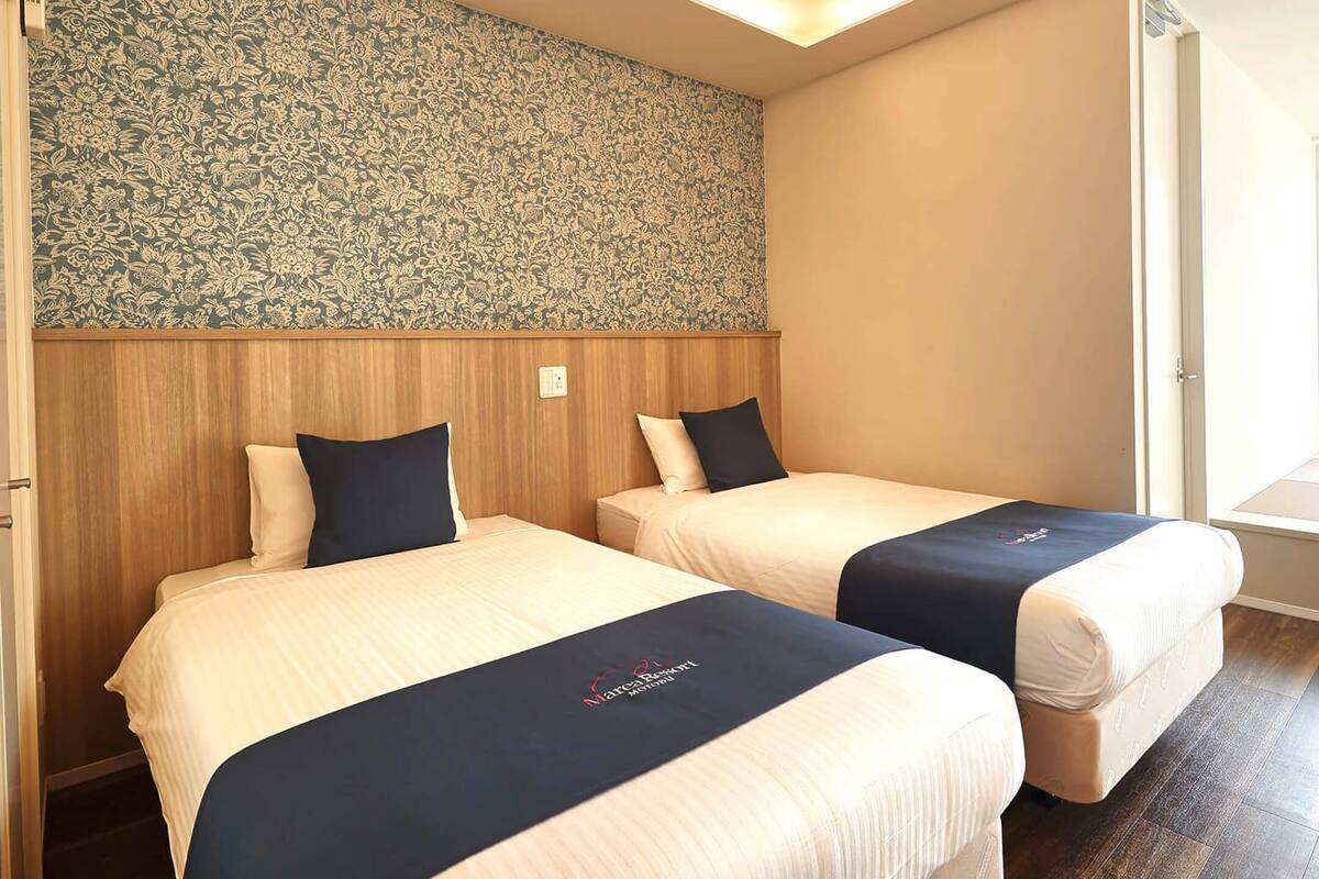 standard quadruple room | free wifi, bed sheets