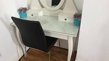 House, 4 Bedrooms | Room amenity