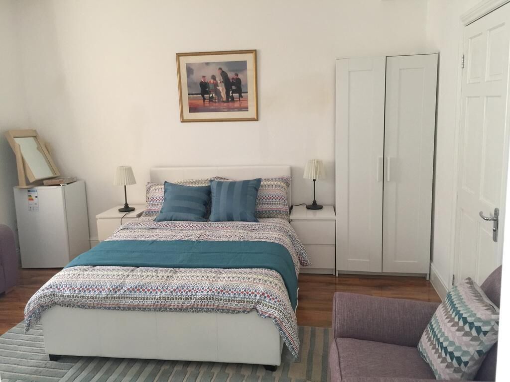 Estúdio standard, suíte | Ferros/tábuas de passar roupa, Wi-Fi de cortesia, roupa de cama