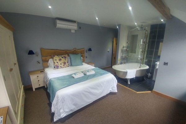 Meja, Wi-fi percuma, cadar katil