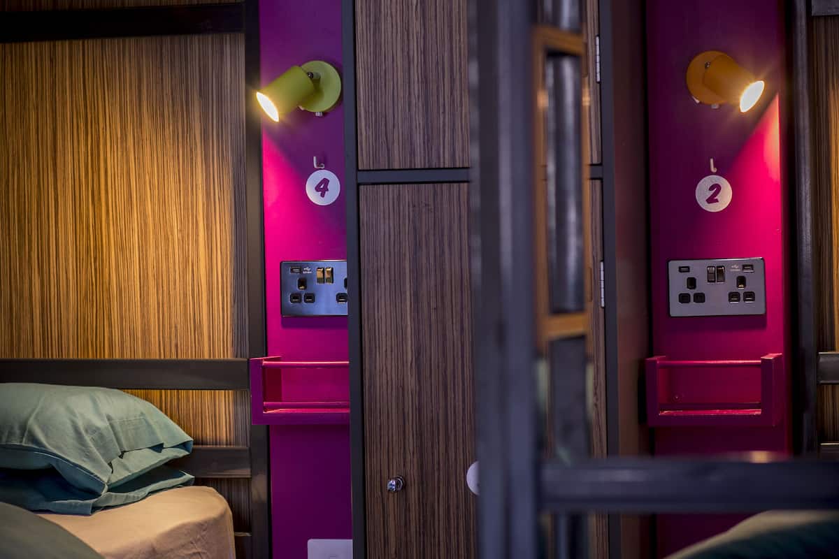 One Bed in a Dorm Room For 12 People (Female Only) | Free WiFi, bed sheets