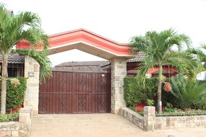 Entrée de l’hébergement