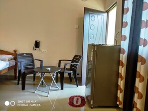 Deluxe Triple Room, Multiple Beds, Smoking | Individually furnished, desk, soundproofing, free WiFi - Candolim Beach Place (Candolim)