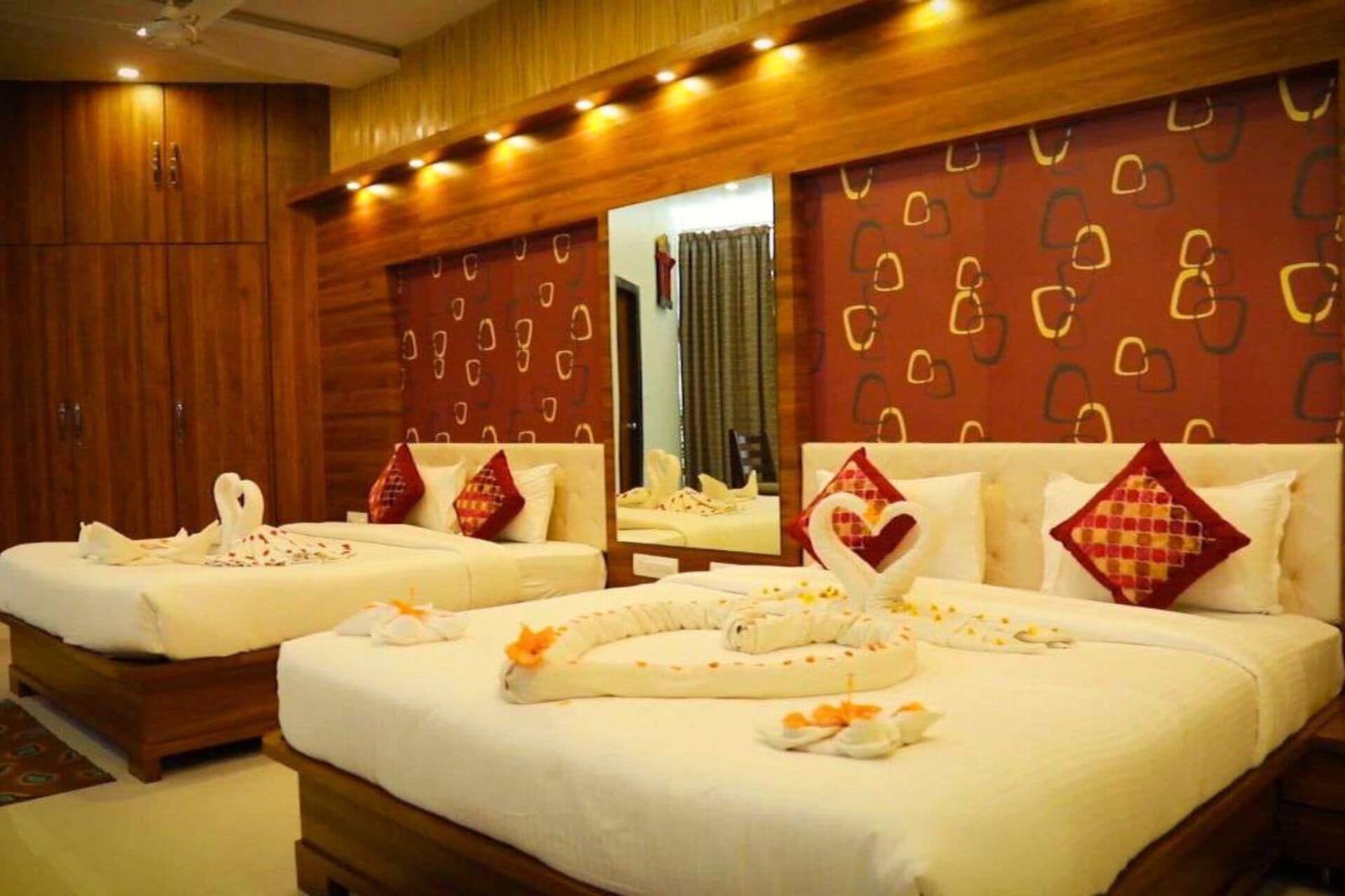 Family Super Deluxe | 1 bedroom, minibar, individually furnished, desk