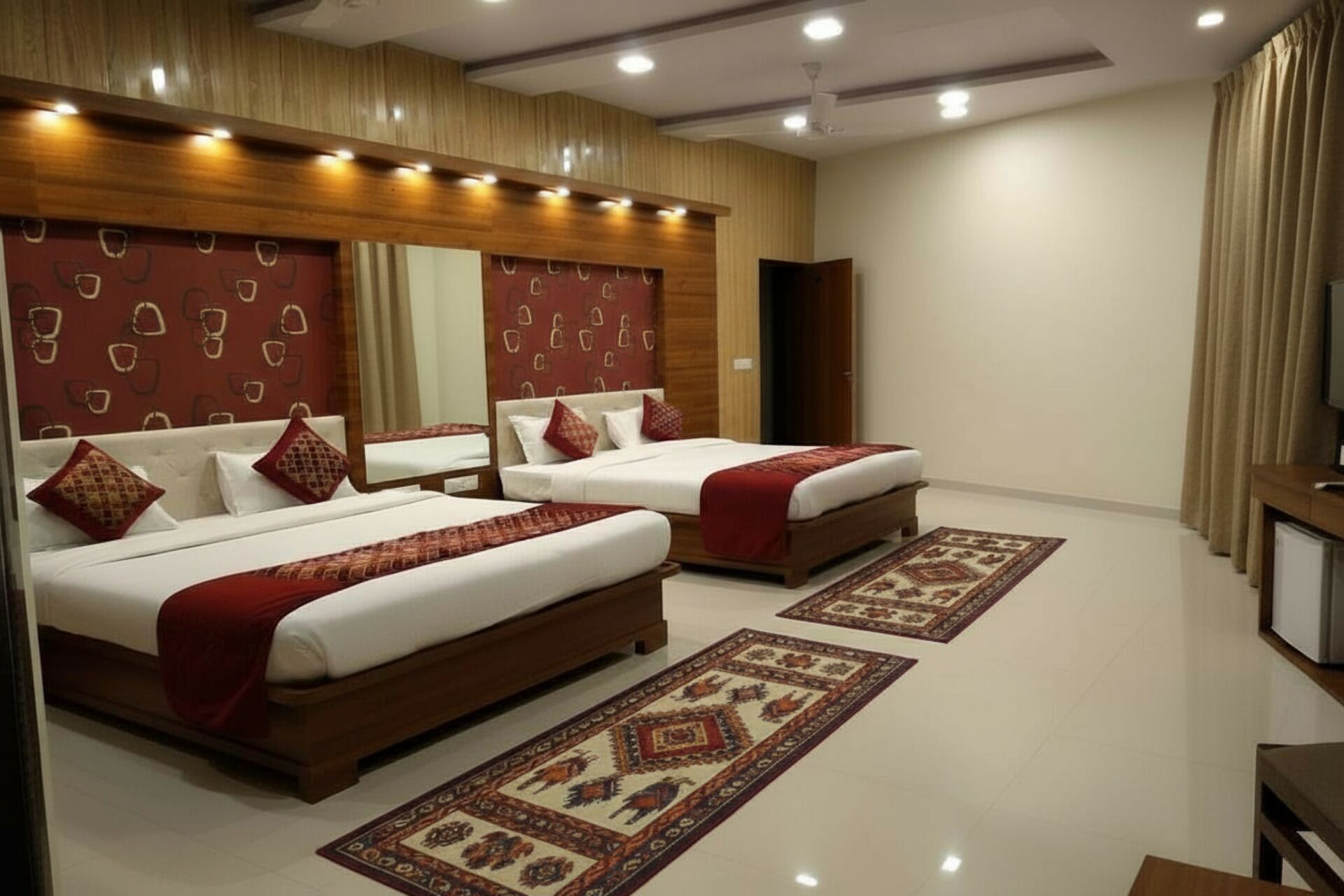 Family Super Deluxe | 1 bedroom, minibar, individually furnished, desk